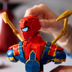 Marvel Iron Örümcek Adam Büstü 76326